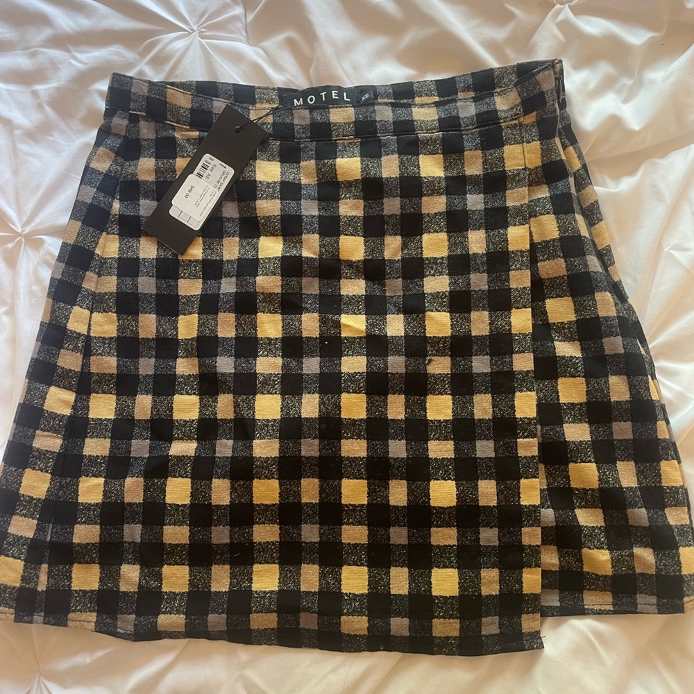 NWT: motel plain miniskirt